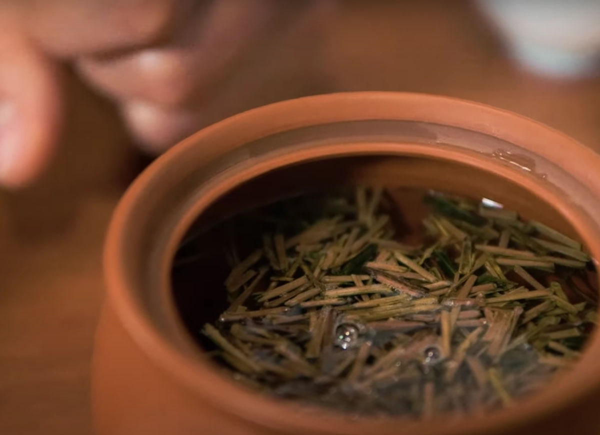 Чай при менструации — как избавиться от неприятных ощущений при помощи чая?